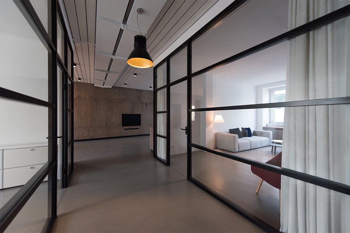 窓の映り込みや反射の消去　修正後